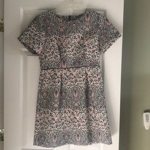 Short sleeve patterned dress